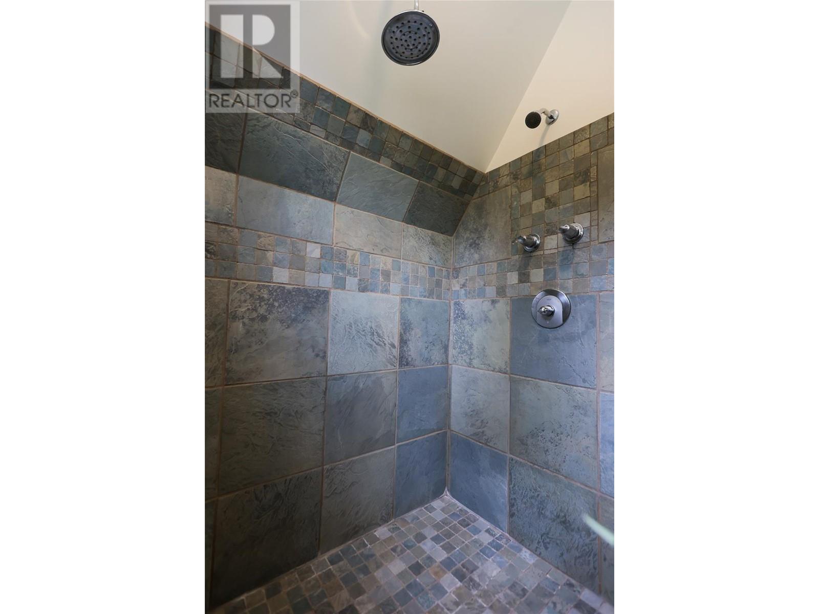 3225 Vindusky Road, Nelson, British Columbia  V1L 6X7 - Photo 35 - 10349221