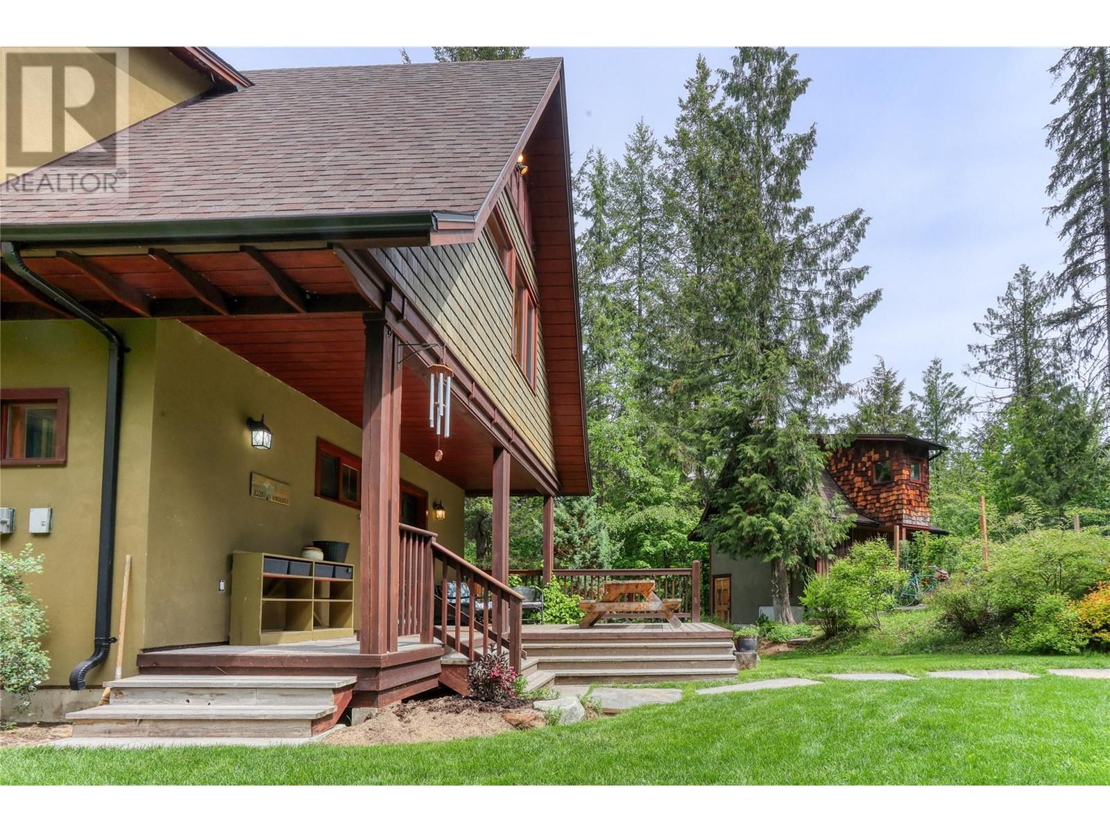 3225 Vindusky Road, Nelson, British Columbia  V1L 6X7 - Photo 52 - 10349221
