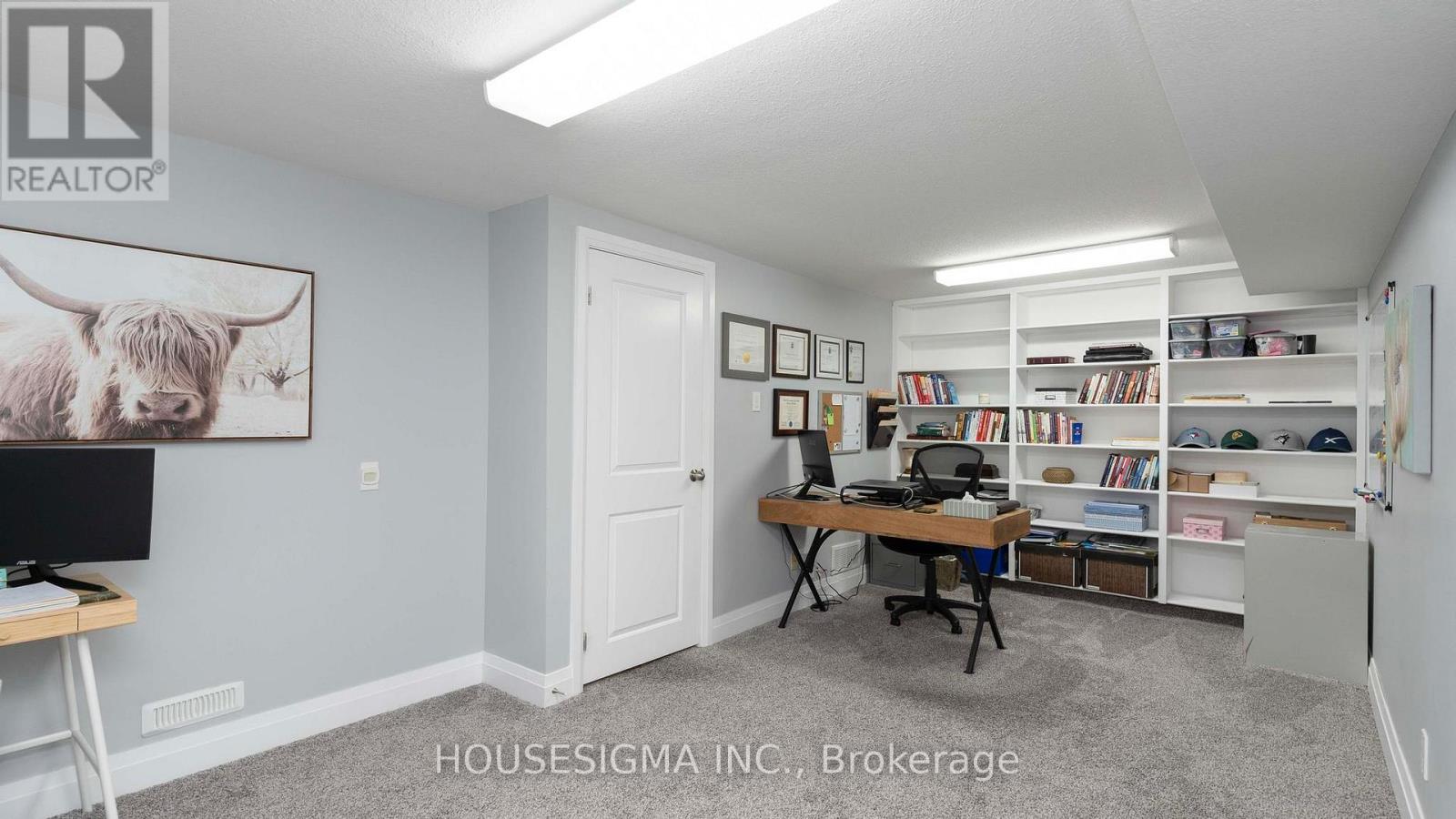 17 Hunt Village Crescent, London North, Ontario N6H 4A2 - Photo 35 - X12159588