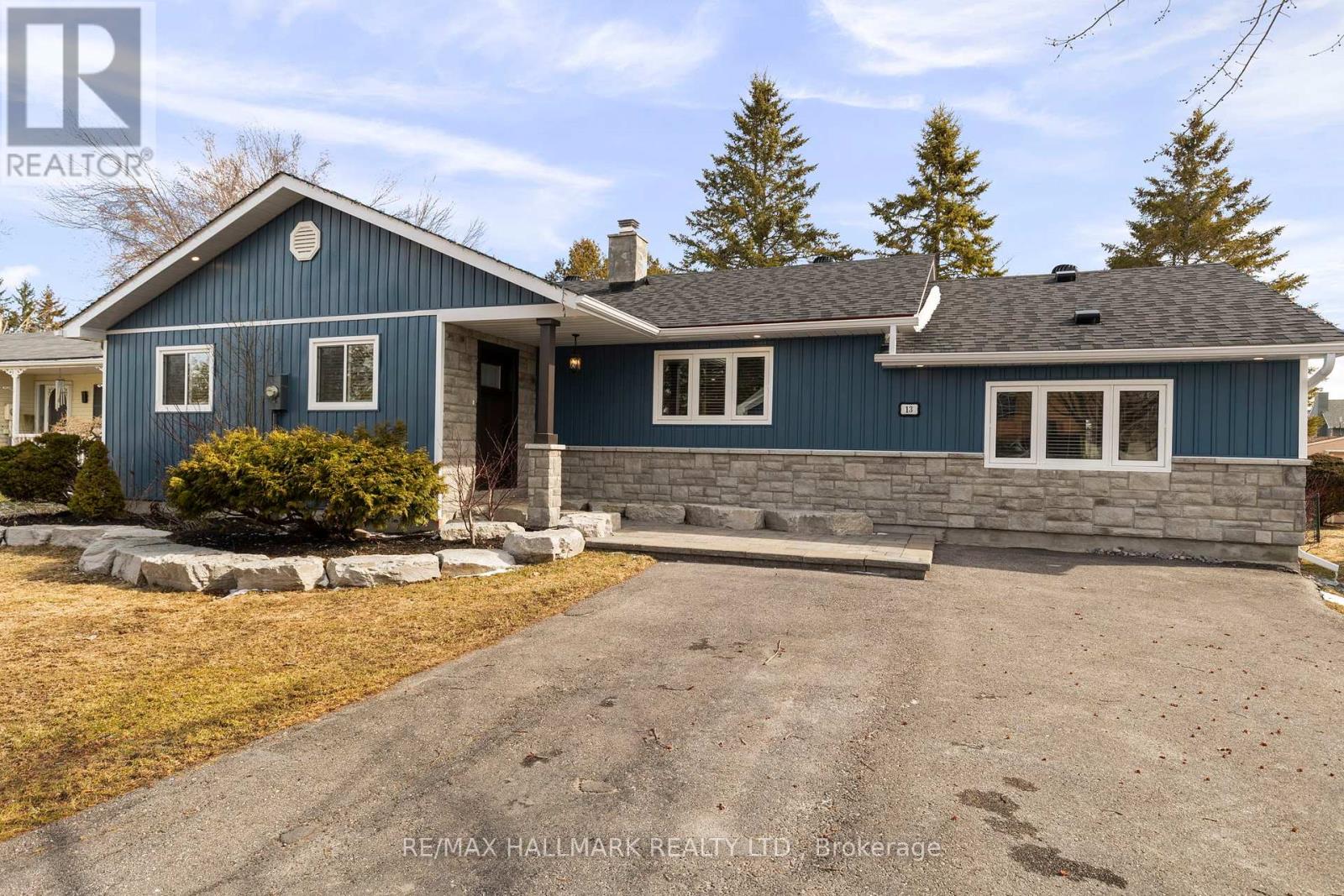 Property at 13 PINETREE COURT image 1