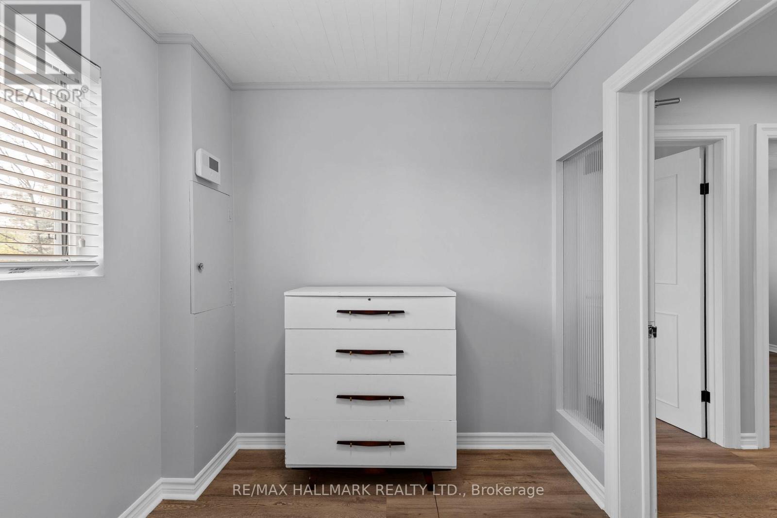 Property at 13 PINETREE COURT image 5
