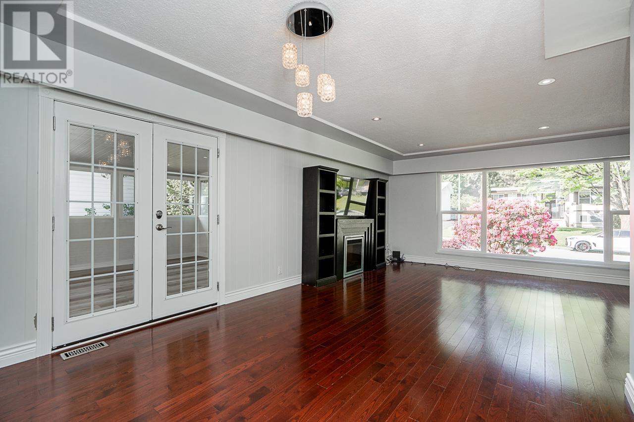 7522 Mark Crescent, Burnaby, British Columbia  V5A 1Z3 - Photo 10 - R3006713