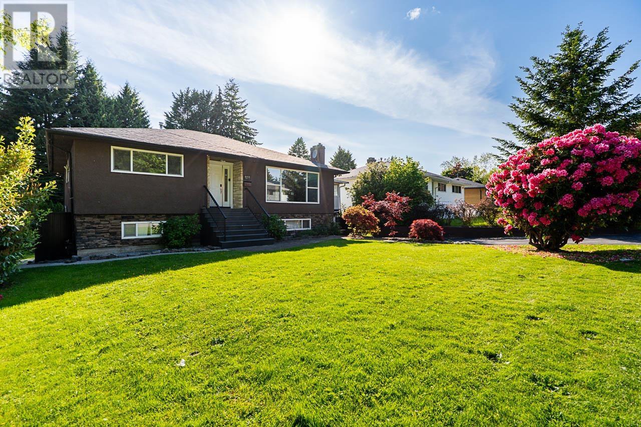 7522 Mark Crescent, Burnaby, British Columbia  V5A 1Z3 - Photo 3 - R3006713
