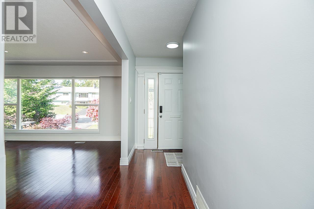 7522 Mark Crescent, Burnaby, British Columbia  V5A 1Z3 - Photo 4 - R3006713