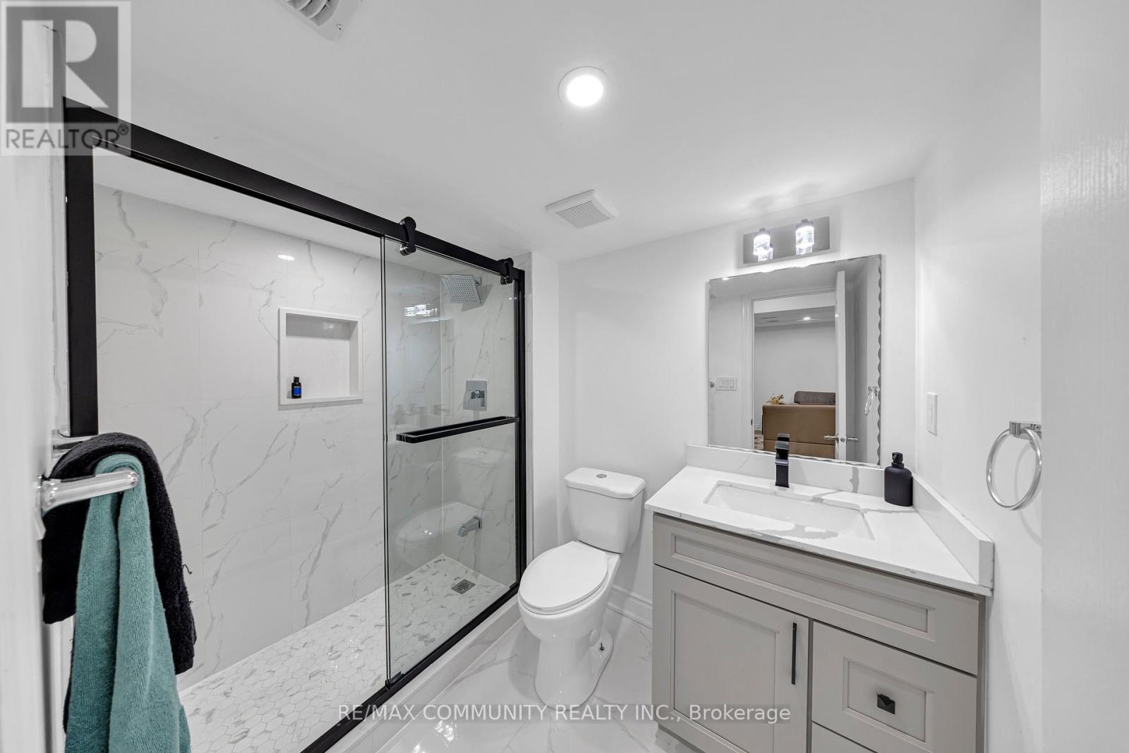 1055 Foxtail Crescent E, Pickering, Ontario  L1X 0E7 - Photo 50 - E12170892
