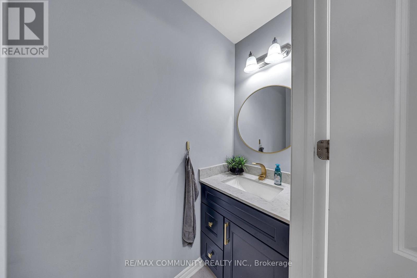 1055 Foxtail Crescent E, Pickering, Ontario  L1X 0E7 - Photo 8 - E12170892