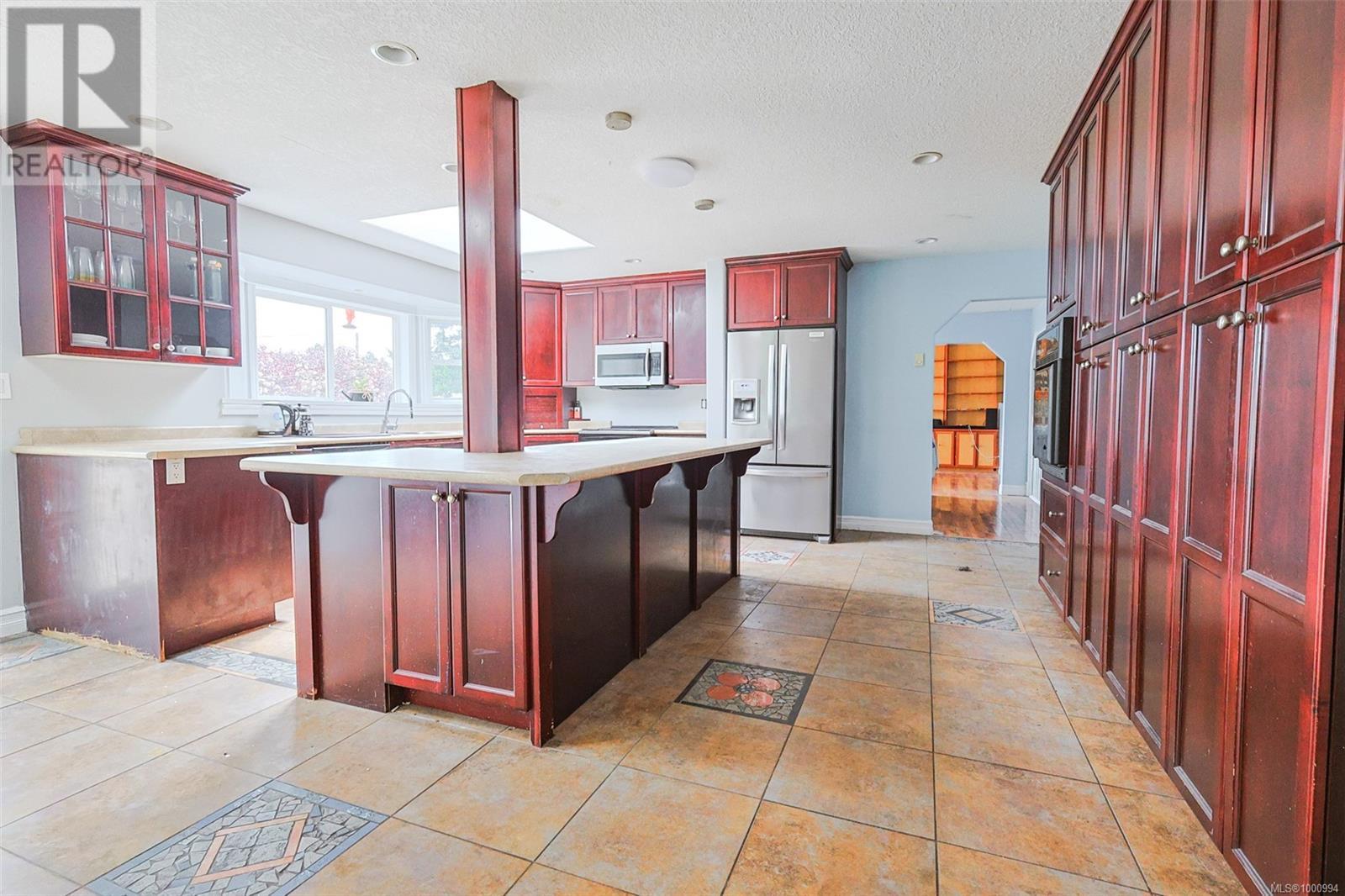 Property at 2111 Carmen Rd image 4