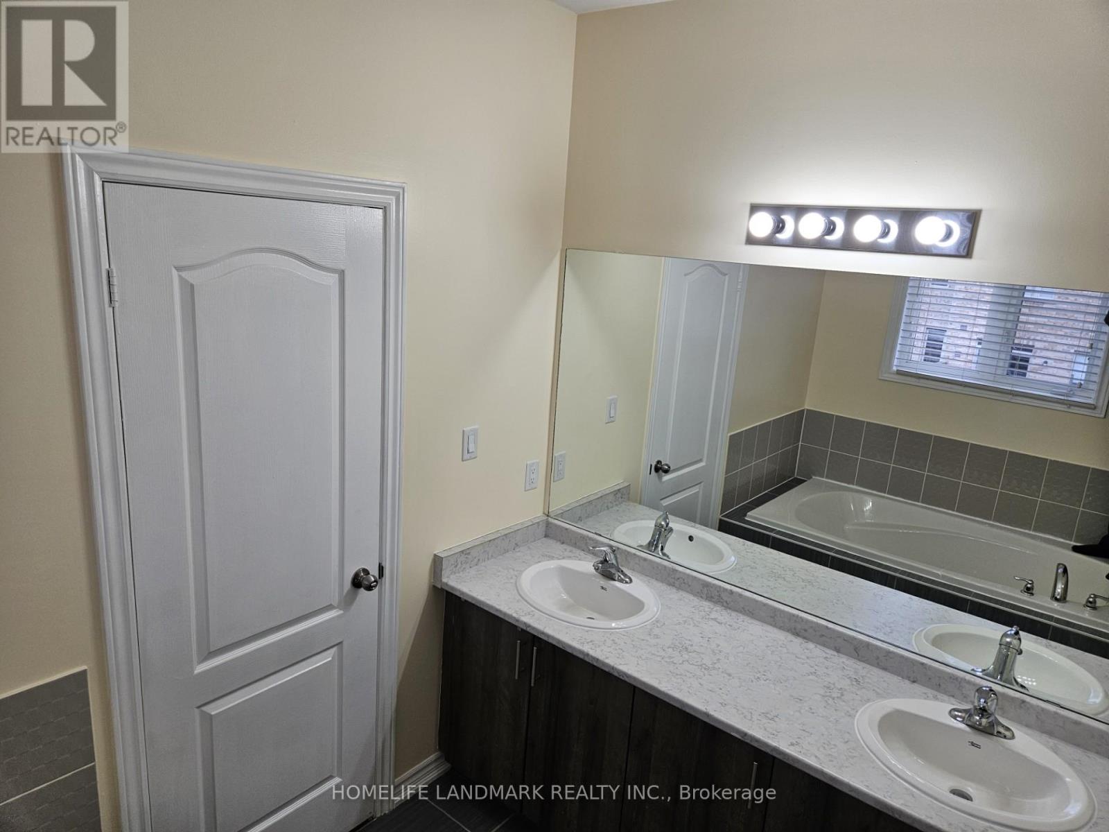 38 Workmens Circle, Ajax, Ontario  L1T 0N7 - Photo 23 - E12169871