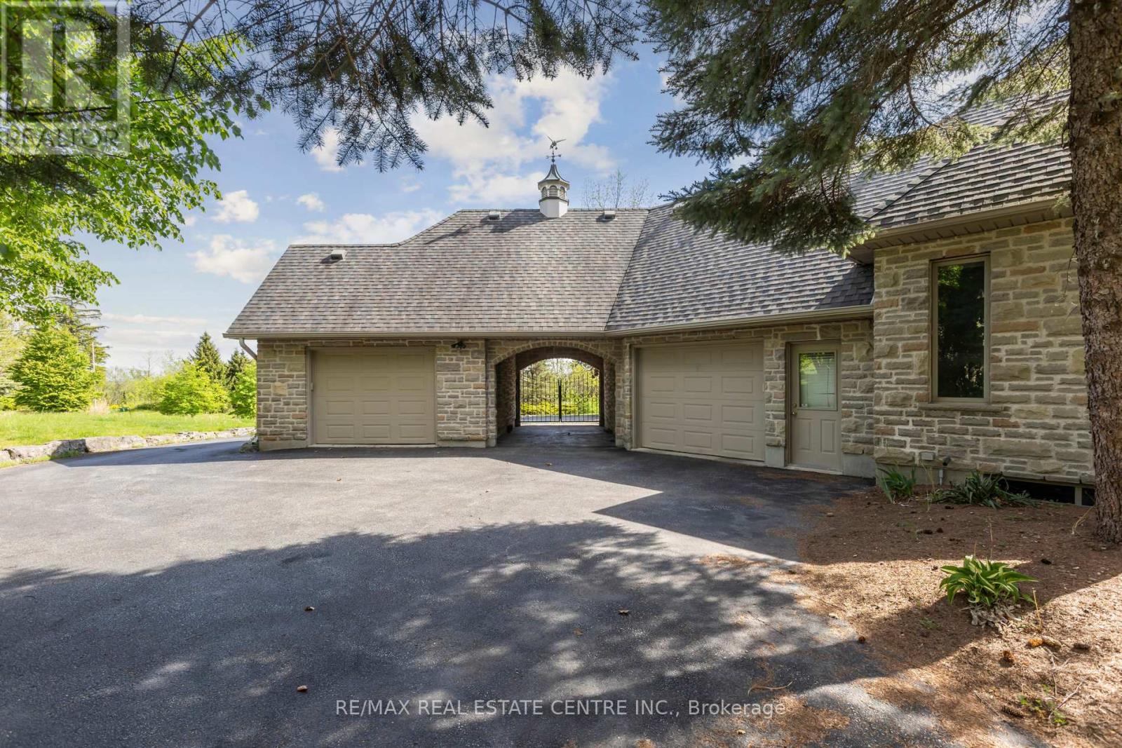 6 Fox Run, Puslinch, Ontario  N1H 6H9 - Photo 42 - X12170891