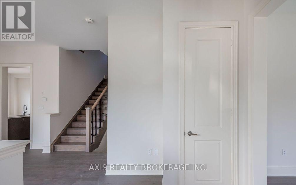 48 Gardenbrook Trail, Hamilton, Ontario  L8B 1Z9 - Photo 6 - X12170904