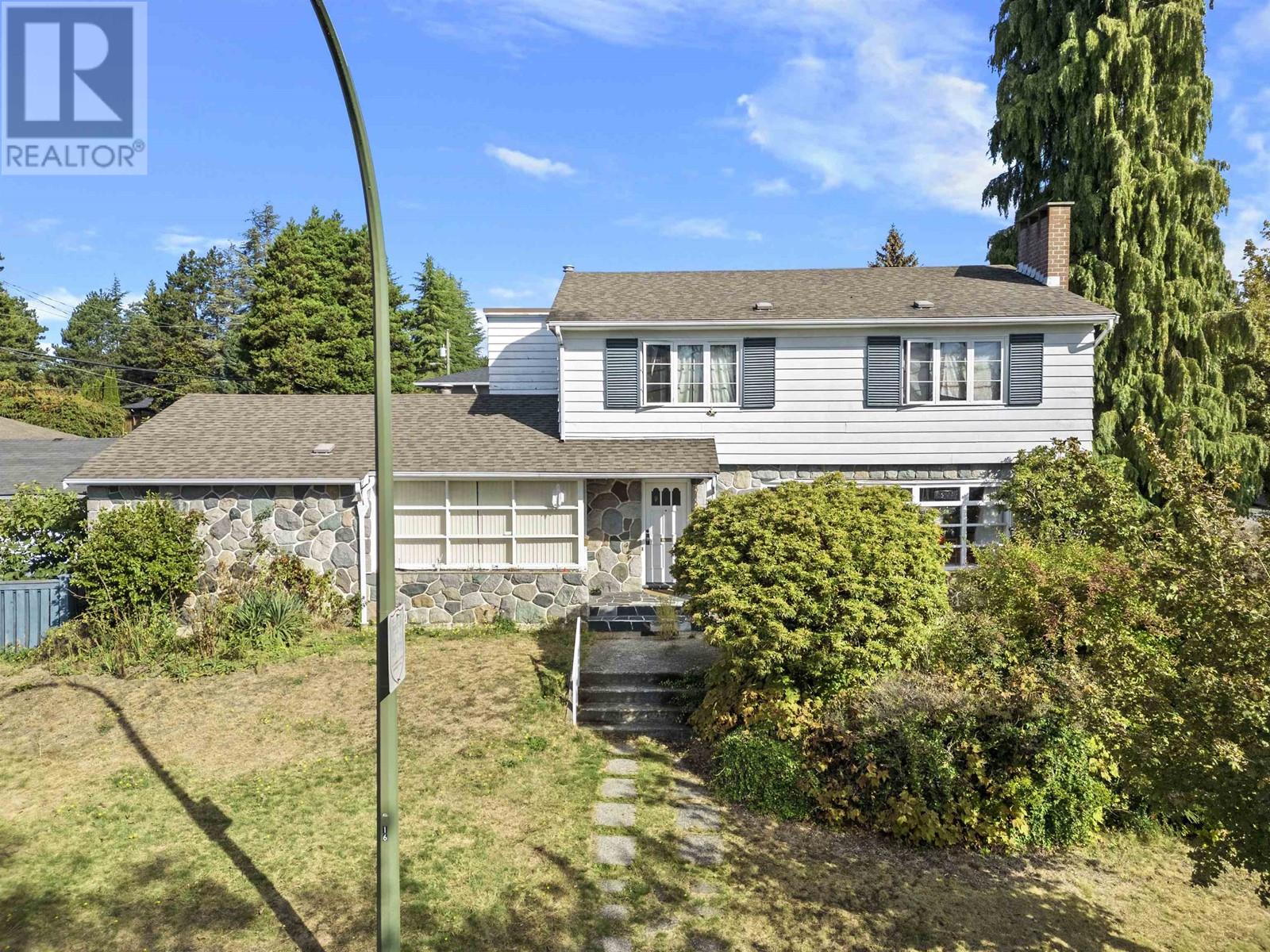 Property at 609 W 52ND AVENUE image 3