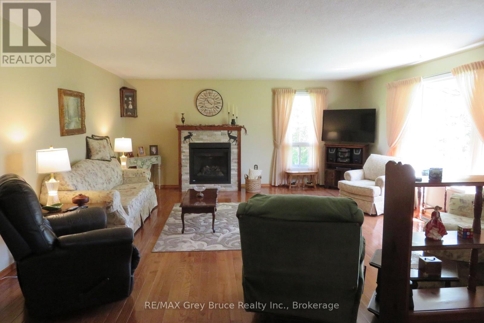 3527 Highway 6, Northern Bruce Peninsula, Ontario  N0H 1W0 - Photo 11 - X12170913