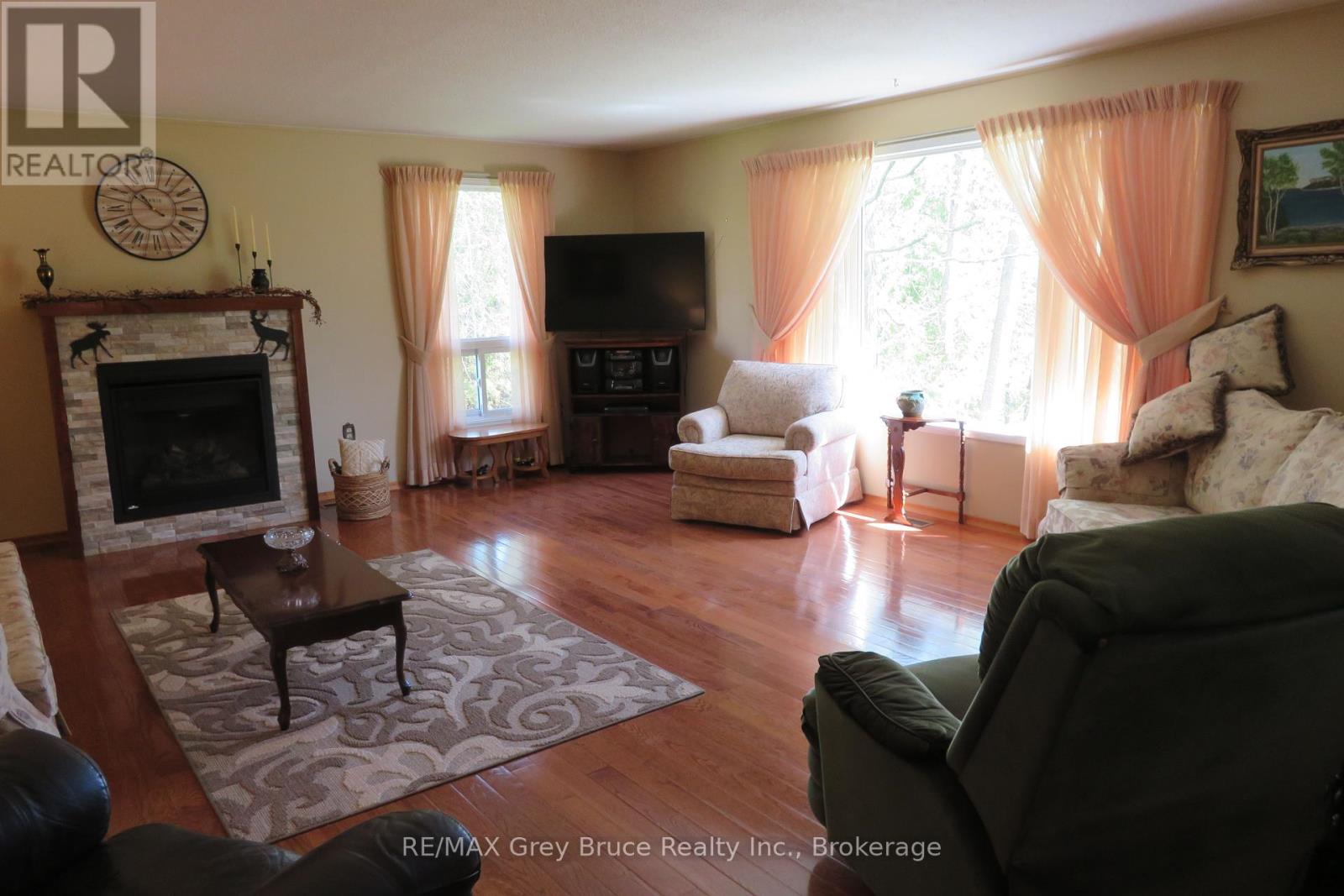 3527 Highway 6, Northern Bruce Peninsula, Ontario  N0H 1W0 - Photo 12 - X12170913