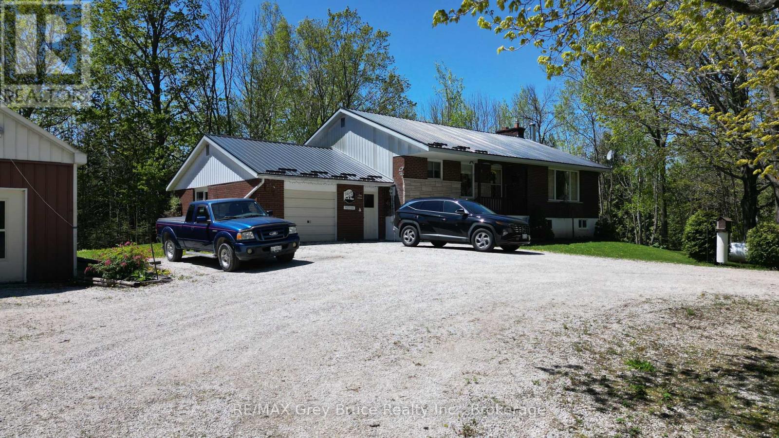 3527 Highway 6, Northern Bruce Peninsula, Ontario  N0H 1W0 - Photo 2 - X12170913