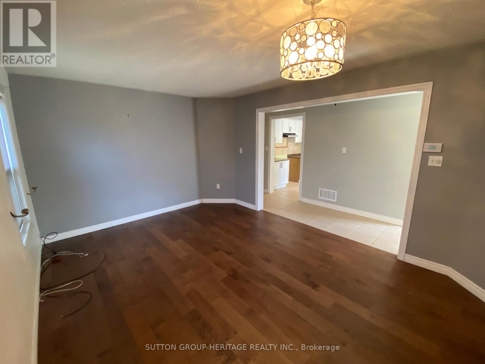 34 Ball Crescent, Whitby, Ontario  L1P 1W6 - Photo 2 - E12170911