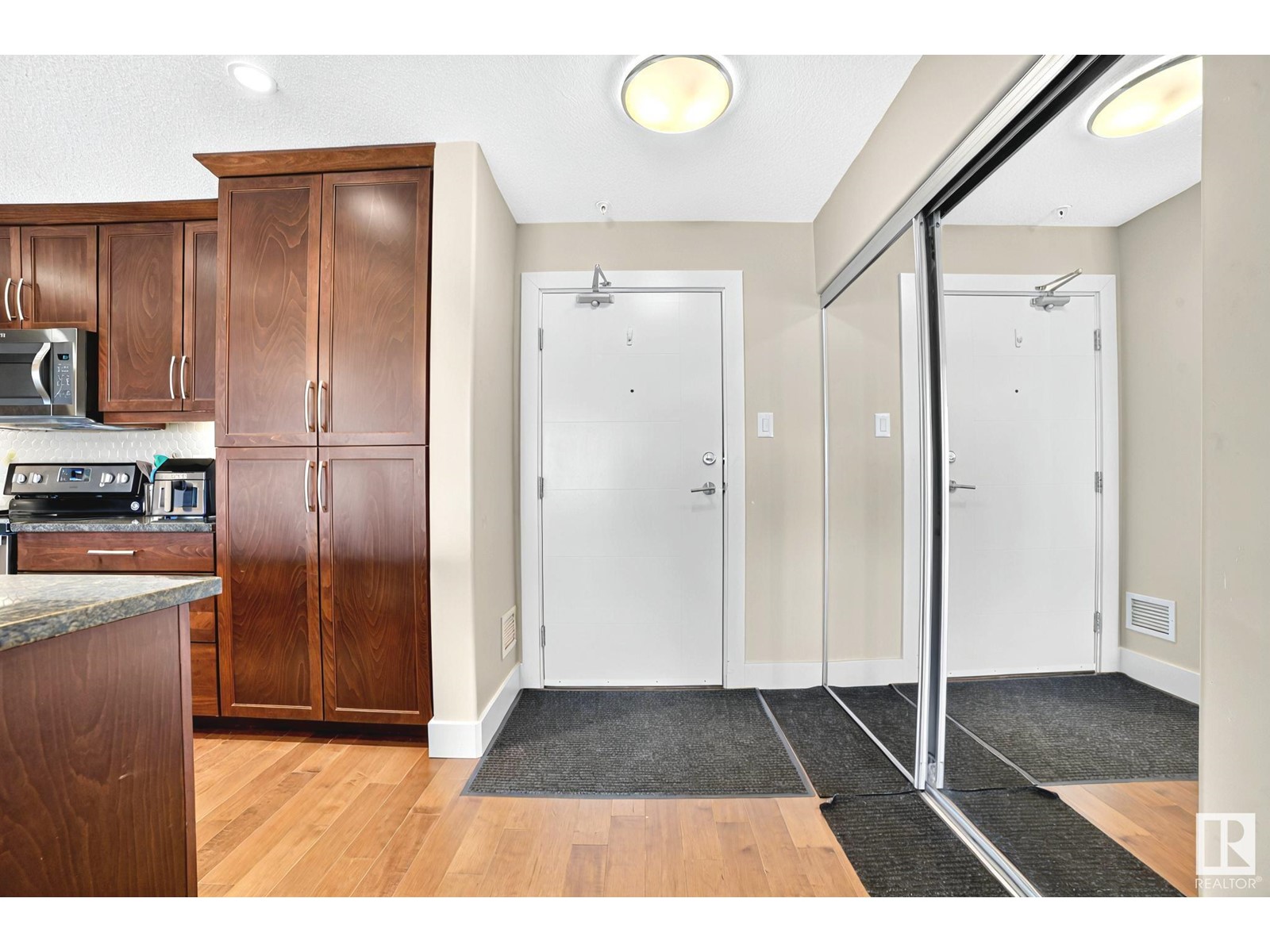 #230 11074 Ellerslie Rd Sw, Edmonton, Alberta  T6W 2C2 - Photo 5 - E4438319