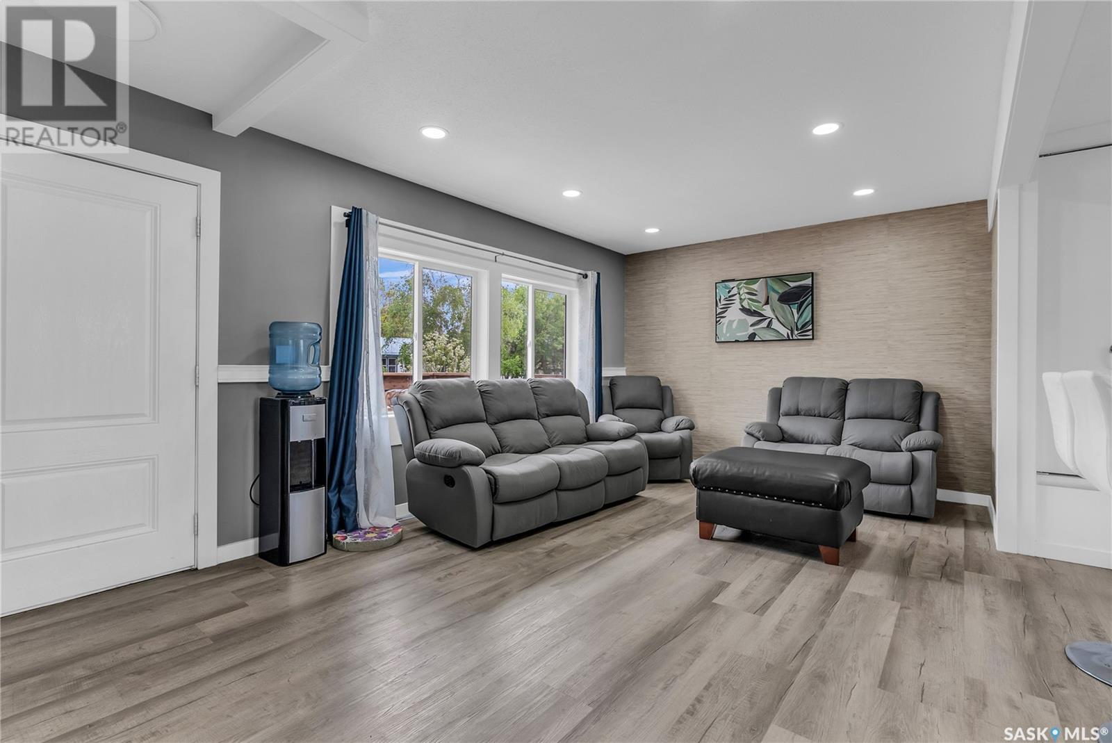 Property at 409 Q AVENUE N image 5