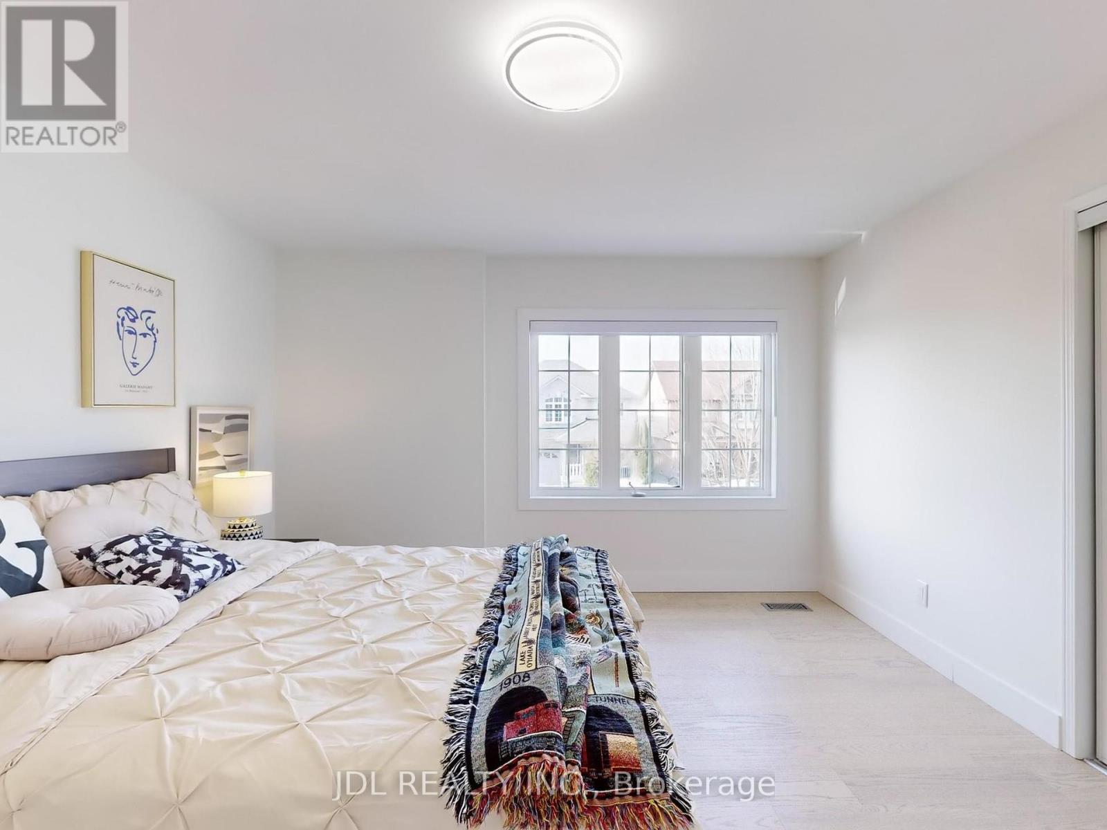 1043 Freeman Trail, Milton, Ontario  L9T 5T3 - Photo 33 - W12170918