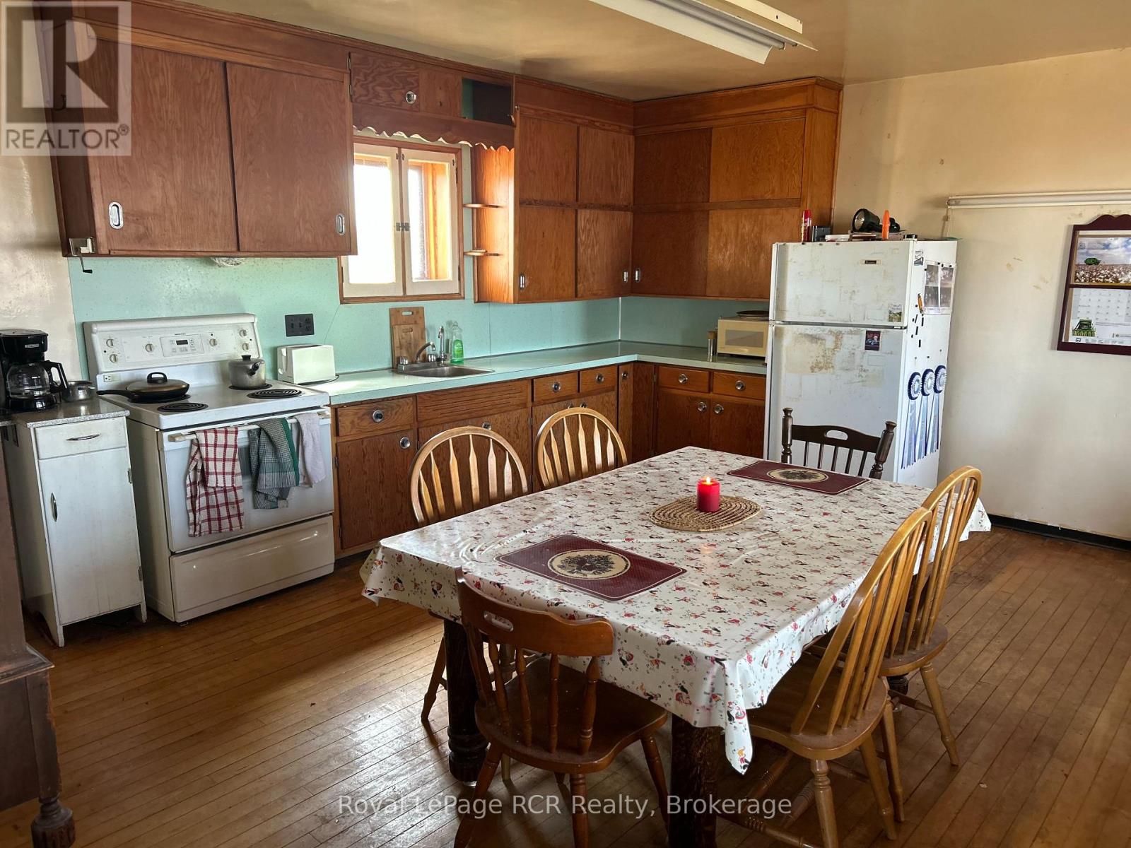 521106 12 Ndr Concession, West Grey, Ontario N0G 1S0 - Photo 8 - X12048910