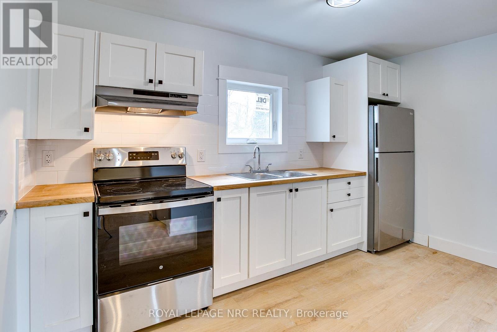 #2 - 316 Elmwood Avenue, Fort Erie, Ontario  L0S 1B0 - Photo 3 - X12170943