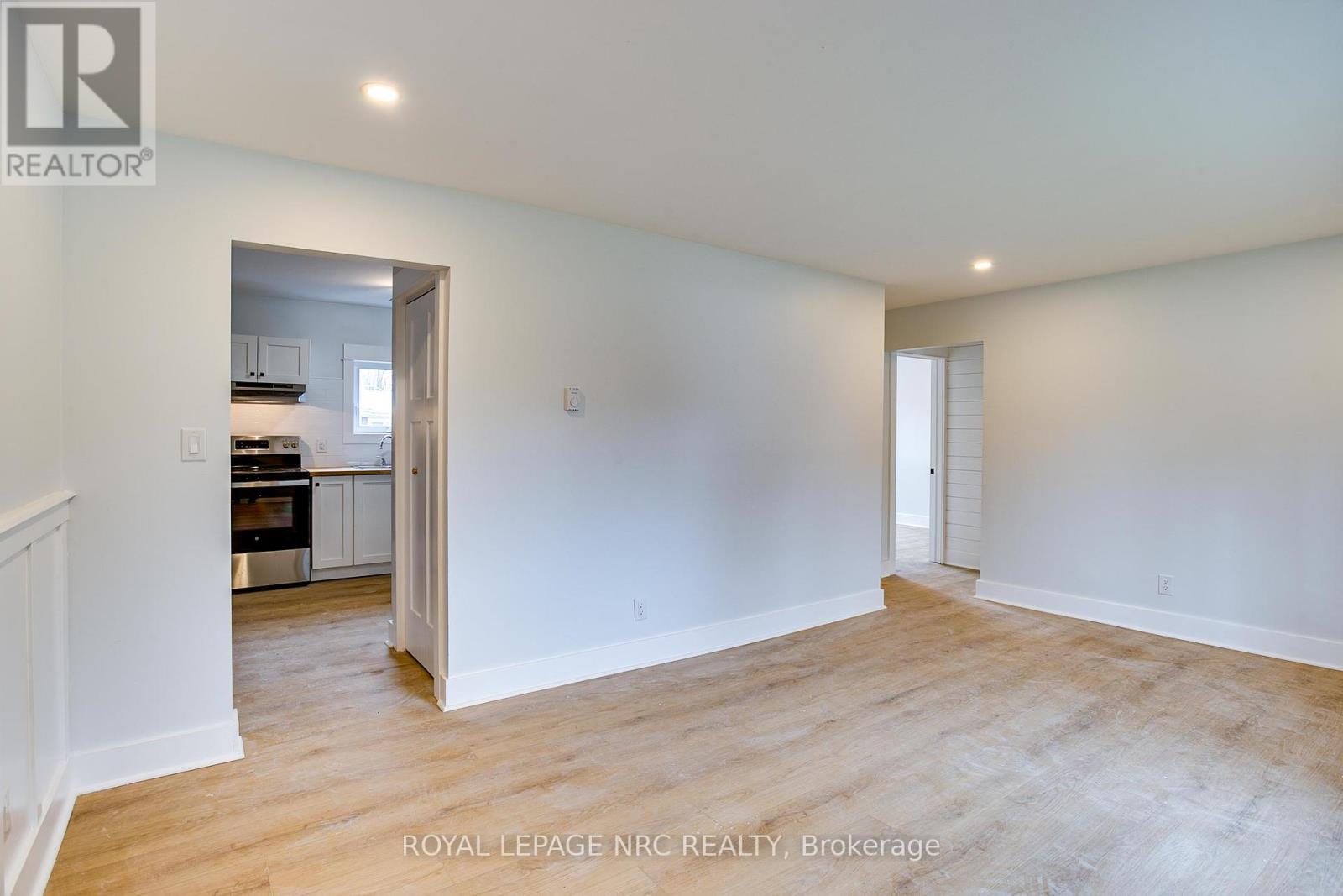 #2 - 316 Elmwood Avenue, Fort Erie, Ontario  L0S 1B0 - Photo 4 - X12170943
