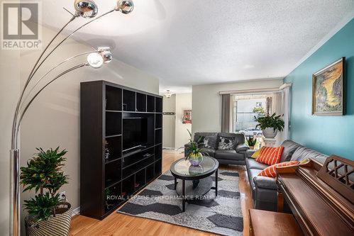 27 Briermoor Crescent, Ottawa, Ontario  K1T 3G7 - Photo 8 - X12170938