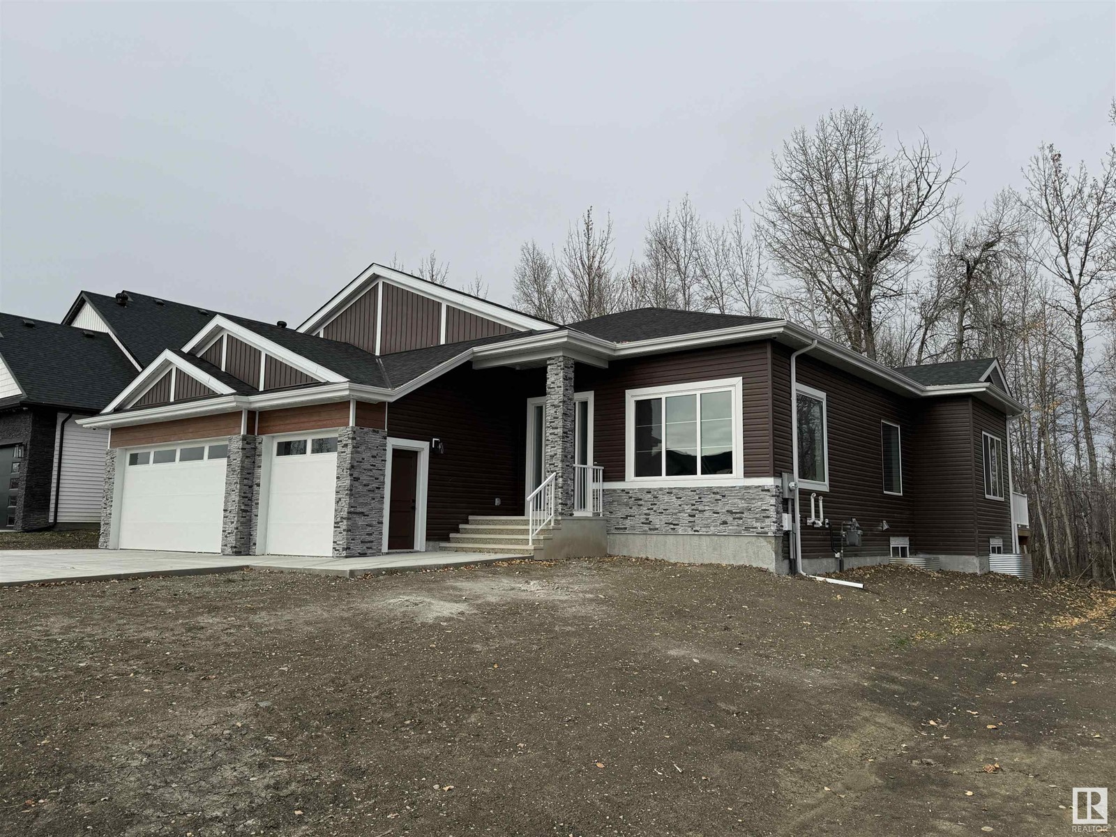 Property at 504, 49119 RR 73 image 3