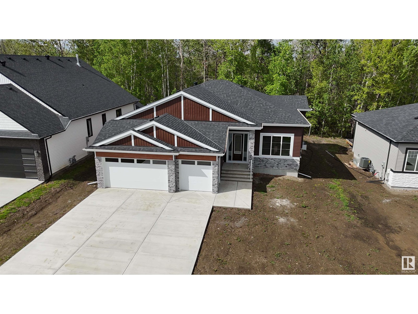 Property at 504, 49119 RR 73 image 1
