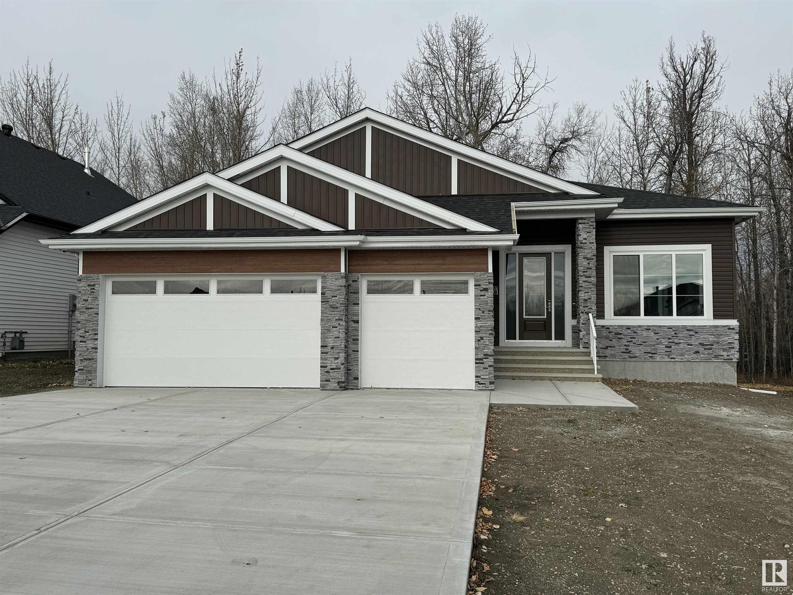 Property at 504, 49119 RR 73 image 2