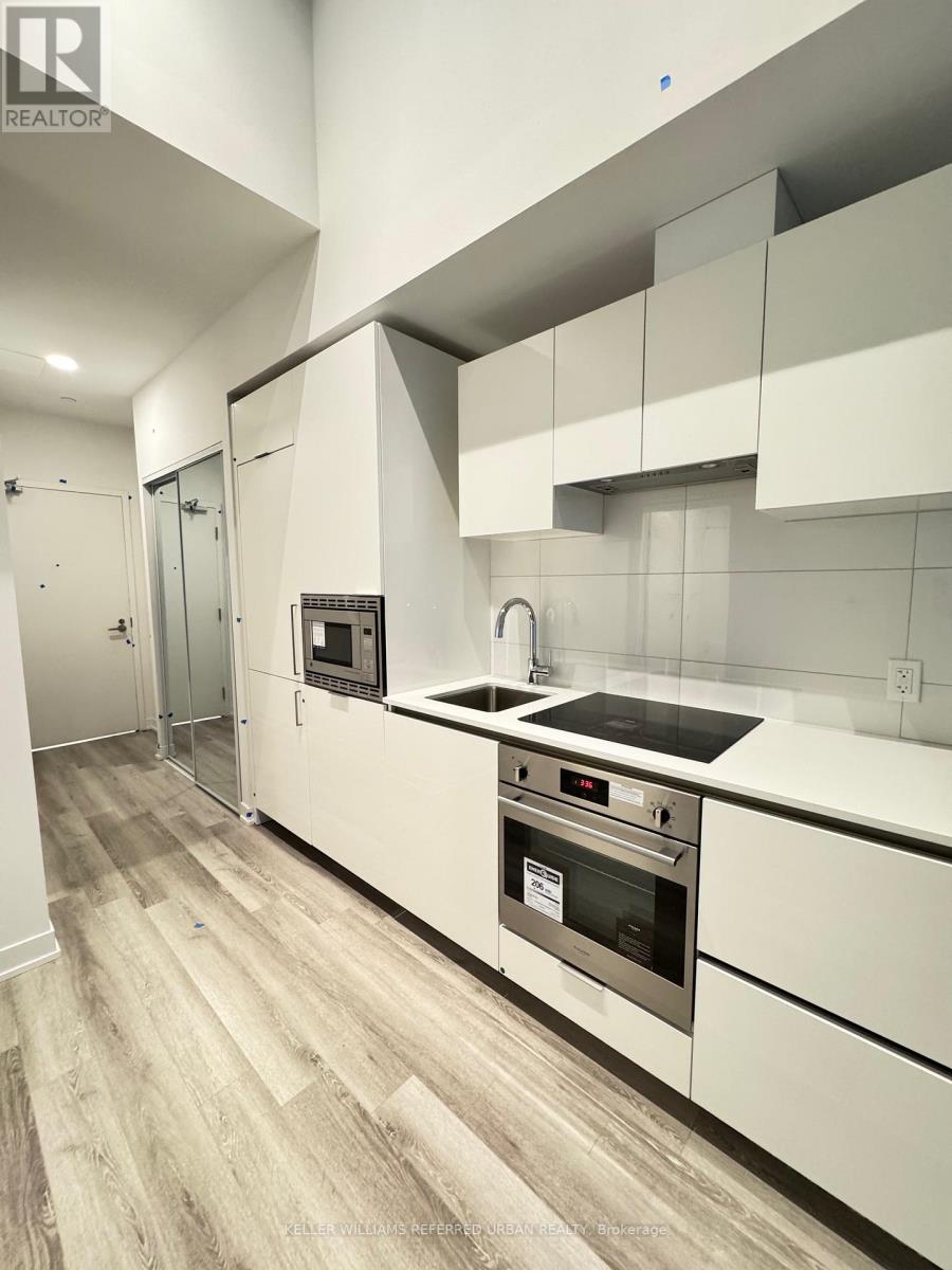 605 - 238 Simcoe Street, Toronto, Ontario  M5T 1T4 - Photo 2 - C12170983