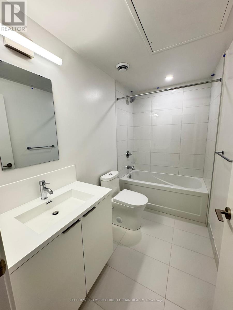 605 - 238 Simcoe Street, Toronto, Ontario  M5T 1T4 - Photo 6 - C12170983