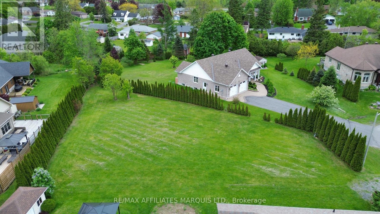 17 Penny Lane, South Stormont, Ontario  K0C 1P0 - Photo 3 - X12131772