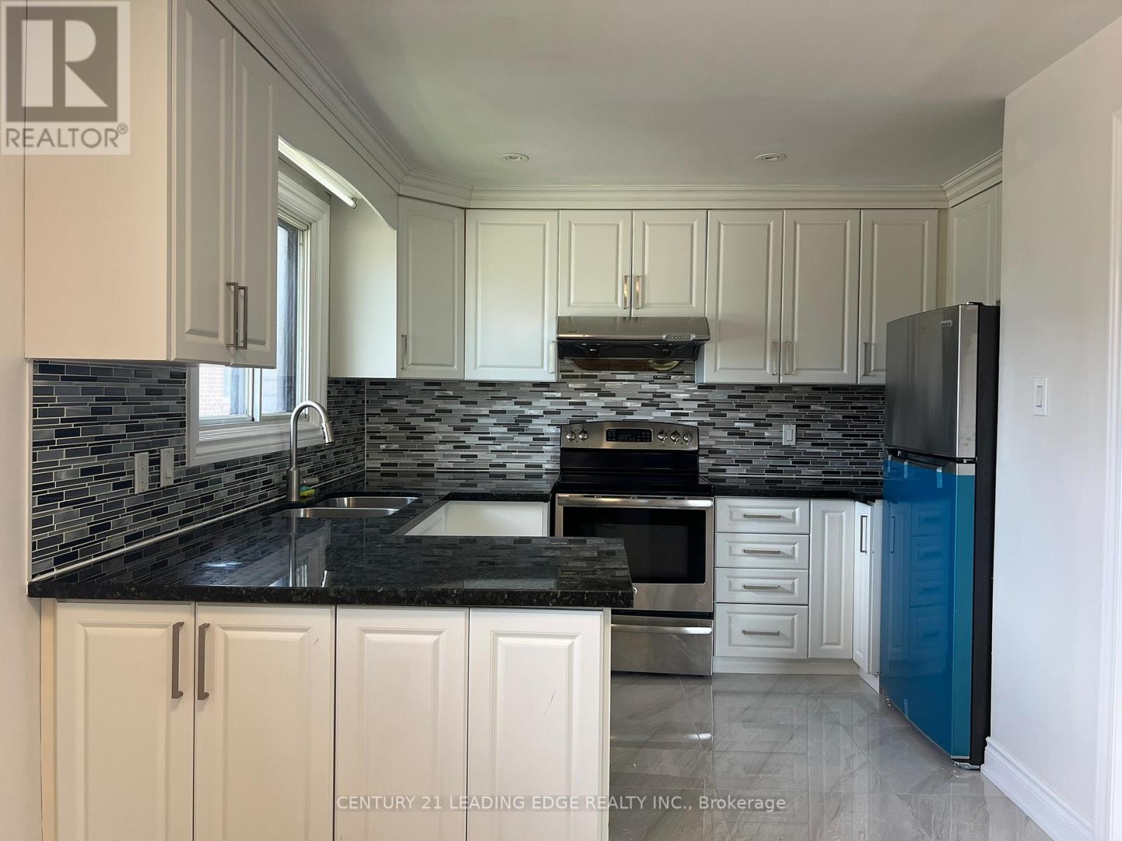 Main Floor - 21 Sepia Drive, Toronto, Ontario  M2J 4E9 - Photo 7 - C12163769
