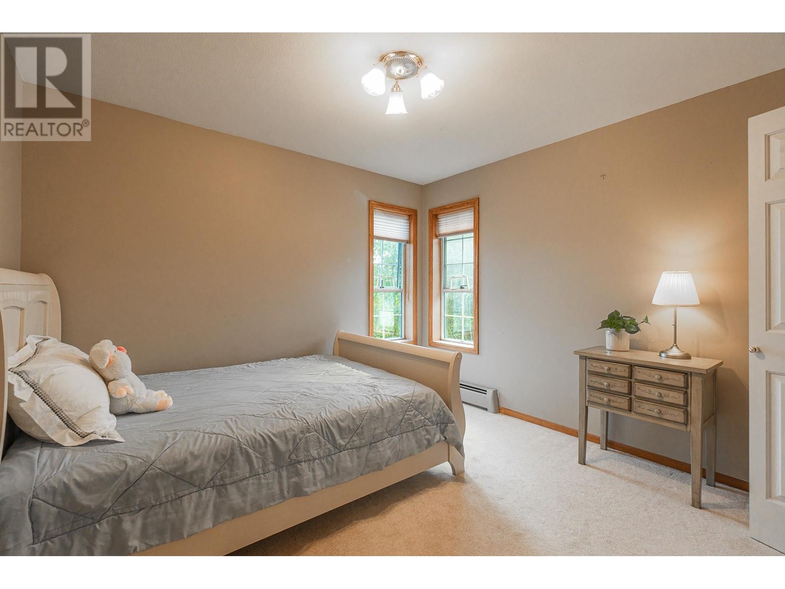 Listing Picture 24 of 31 : 6865 GRANT PLACE, Burnaby / 本拿比 - 魯藝地產 Yvonne Lu Group - MLS Medallion Club Member