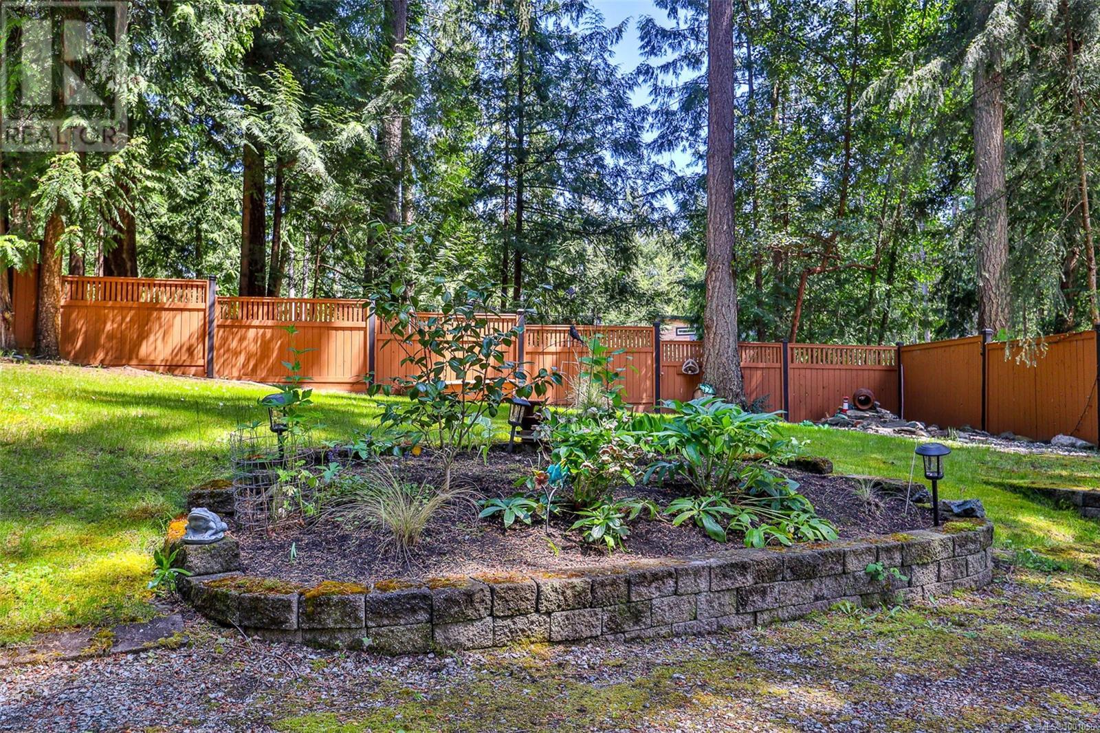 Property at 3389 Ridgeview Cres image 2