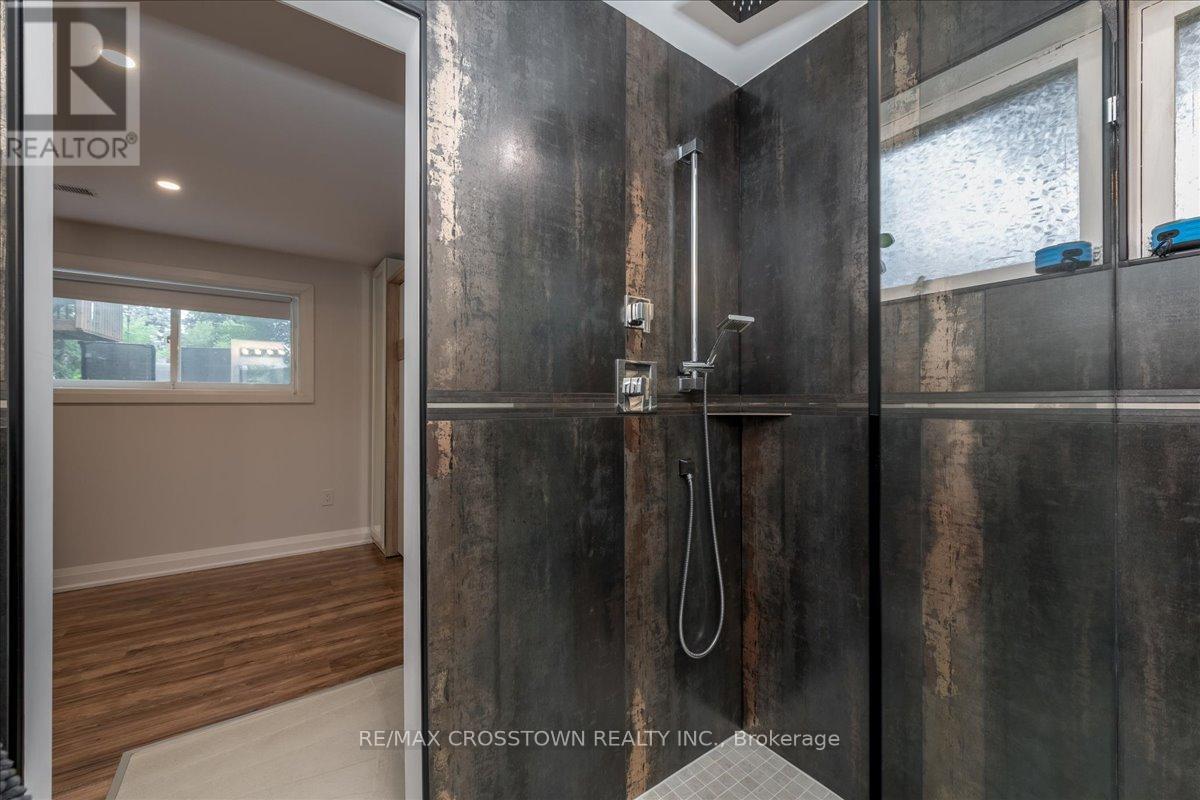 4 Highcroft Road, Barrie, Ontario  L4N 2X4 - Photo 30 - S12170979