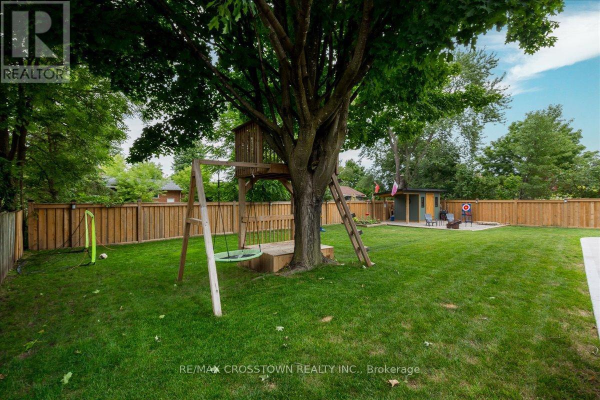 4 Highcroft Road, Barrie, Ontario  L4N 2X4 - Photo 36 - S12170979
