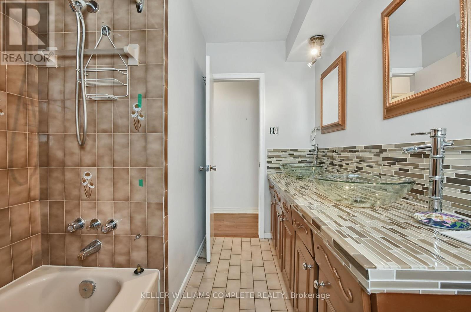 591 Bridle Wood, Burlington, Ontario  L7L 4C8 - Photo 19 - W12170965
