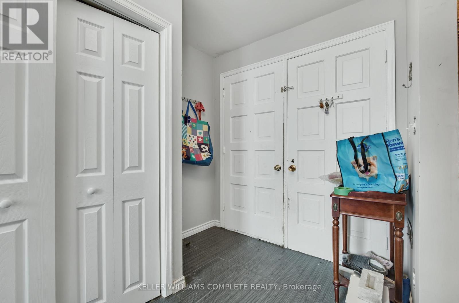 591 Bridle Wood, Burlington, Ontario  L7L 4C8 - Photo 5 - W12170965