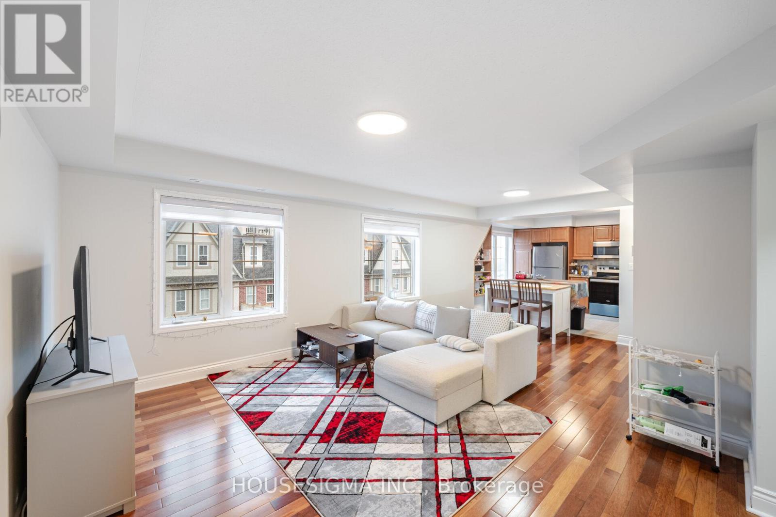 Property at 3 - 760 NEIGHBOURHOOD CIRCLE image 2