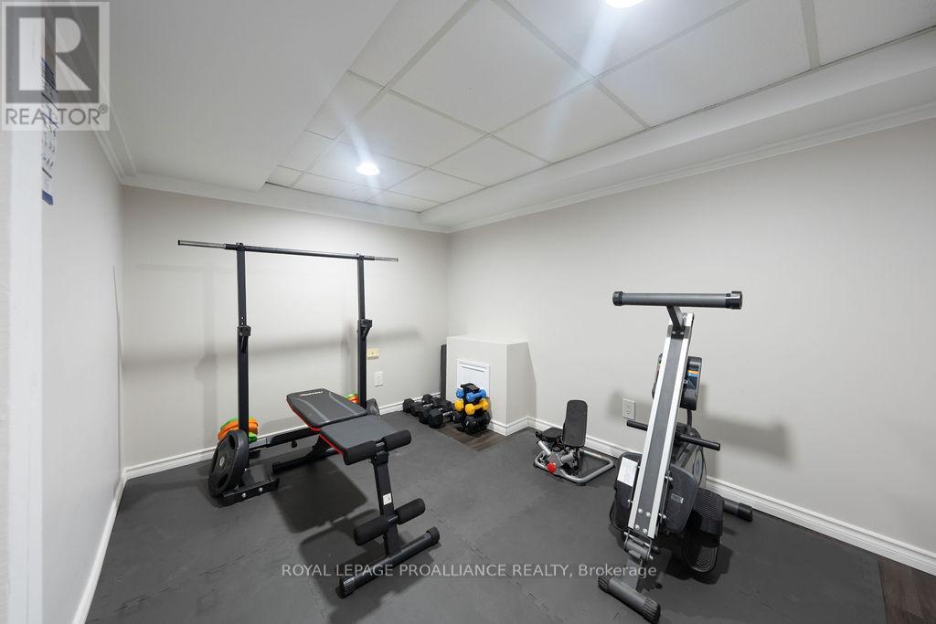 202 Maclellan Avenue, Quinte West, Ontario  K8V 5J4 - Photo 41 - X12170988