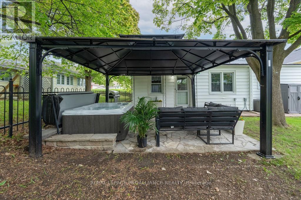 202 Maclellan Avenue, Quinte West, Ontario  K8V 5J4 - Photo 42 - X12170988