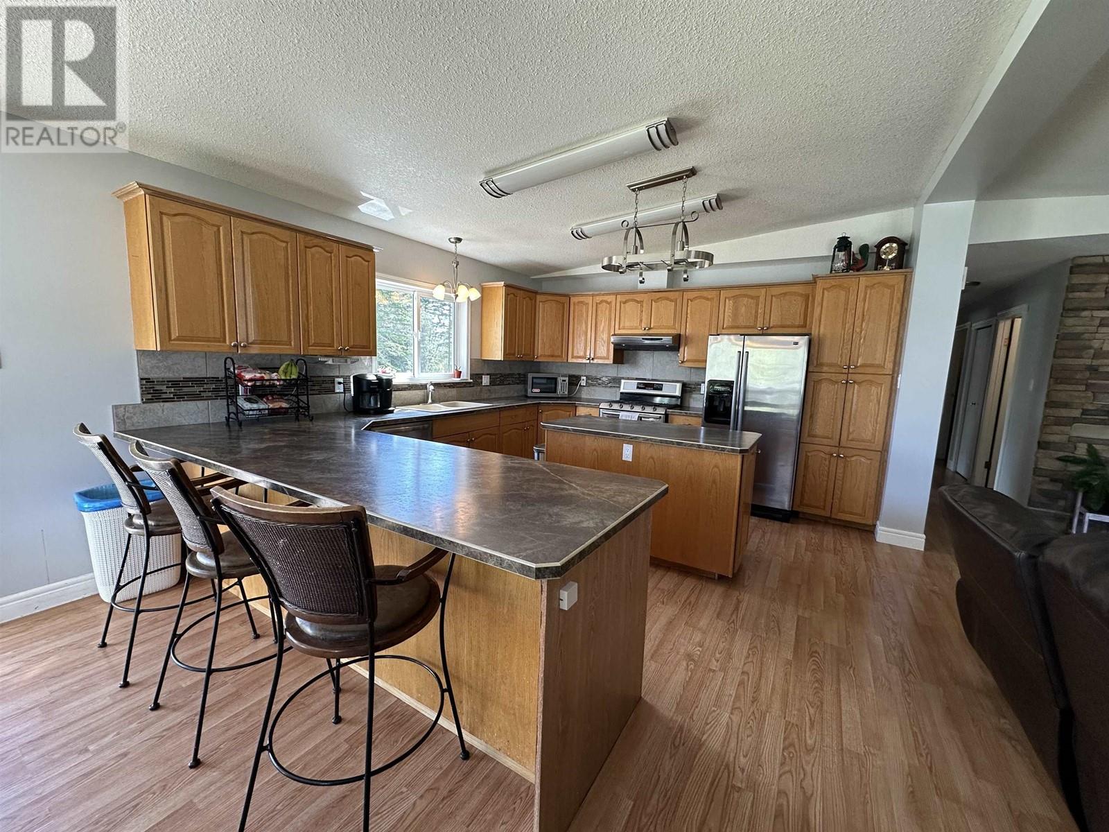 12811 Fleet Street, Charlie Lake, British Columbia  V0C 1H0 - Photo 10 - R3006648