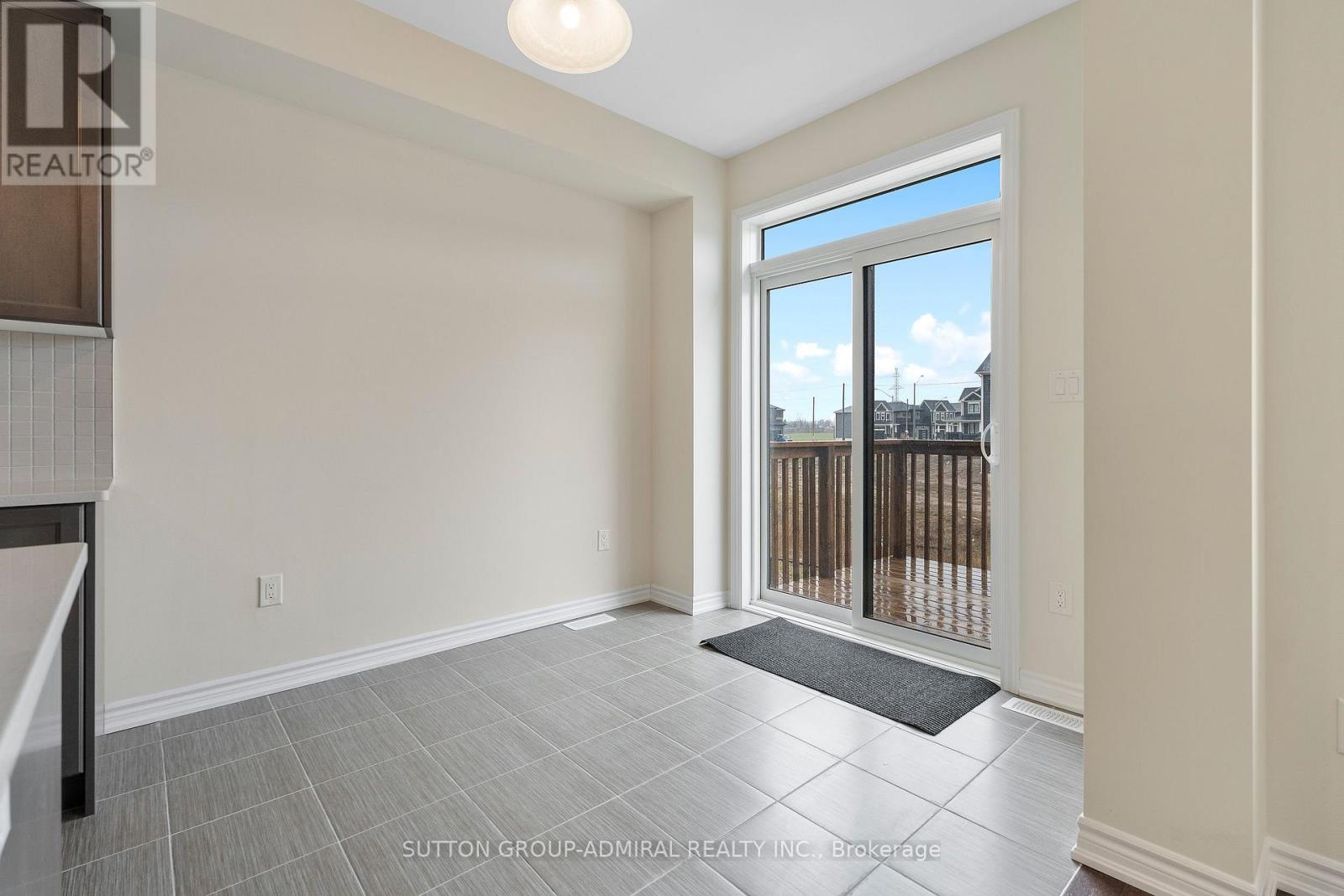 129 Vanilla Trail, Thorold, Ontario  L2V 0L2 - Photo 12 - X12170973