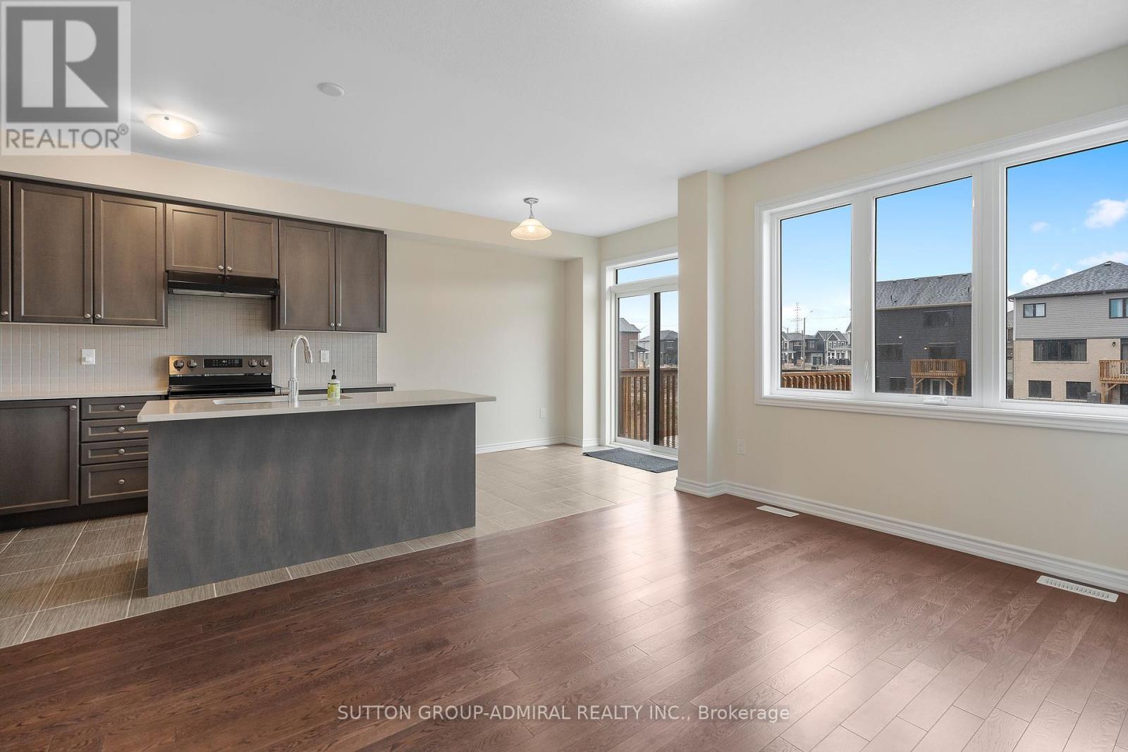 129 Vanilla Trail, Thorold, Ontario  L2V 0L2 - Photo 4 - X12170973