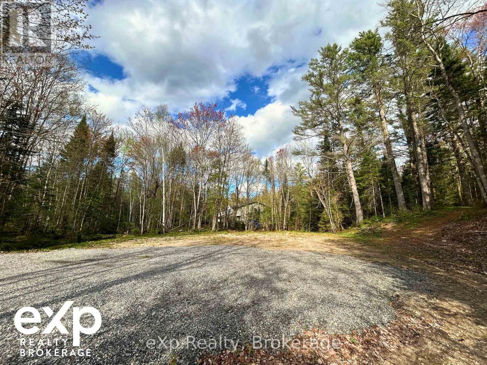 468 Balsam Chutes Road, Huntsville, Ontario P0B 1L0 - Photo 11 - X12152605