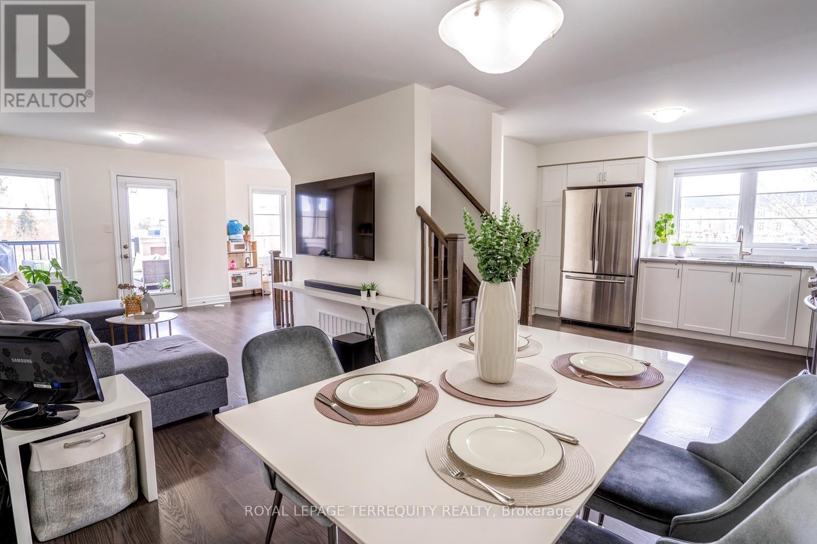 72 Fusilier Drive, Toronto, Ontario  M1L 0J3 - Photo 3 - E12138949