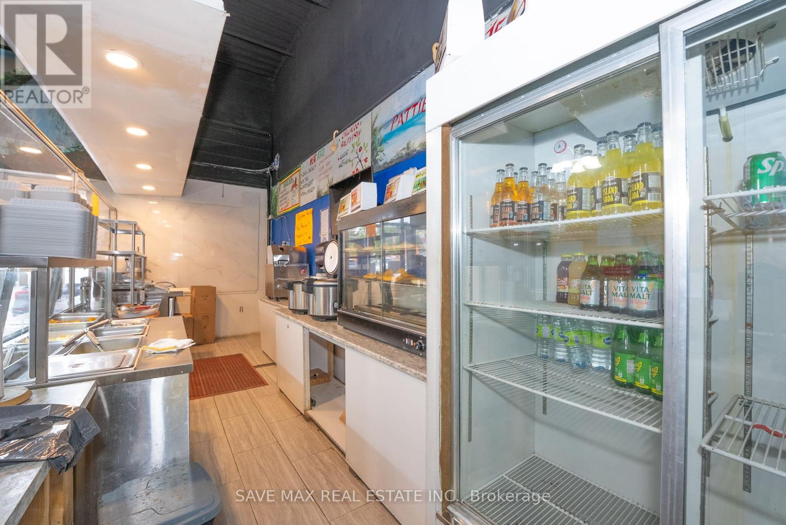 2 - 144 Kennedy Road S, Brampton, Ontario  L6W 3G4 - Photo 8 - W12167637