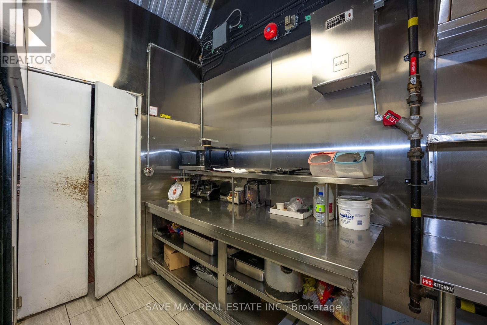 2 - 144 Kennedy Road S, Brampton, Ontario  L6W 3G4 - Photo 15 - W12167637