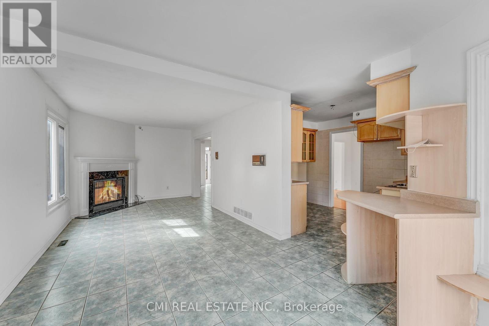 109 Valleymede Drive, Richmond Hill, Ontario  L4B 1T6 - Photo 11 - N12171000